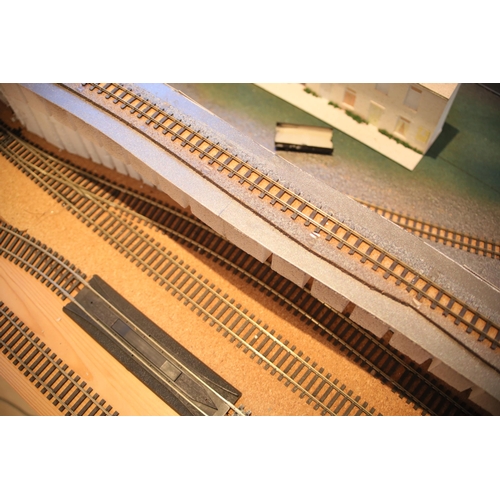 256 - Very large train enthusiasts OO Gauge and N Gauge display layout.