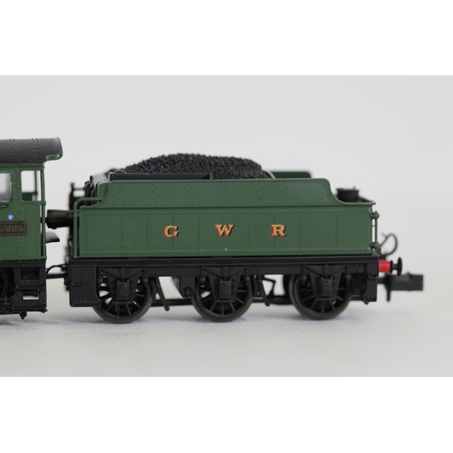 265 - Dapol Locomotive 2S 001 003 Broome Manor 7805 GWR Green on Tender boxed in very good order.