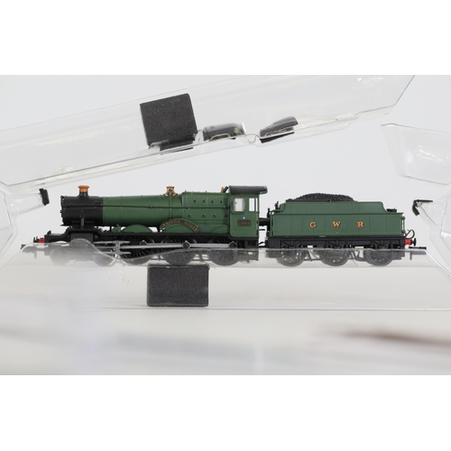 265 - Dapol Locomotive 2S 001 003 Broome Manor 7805 GWR Green on Tender boxed in very good order.