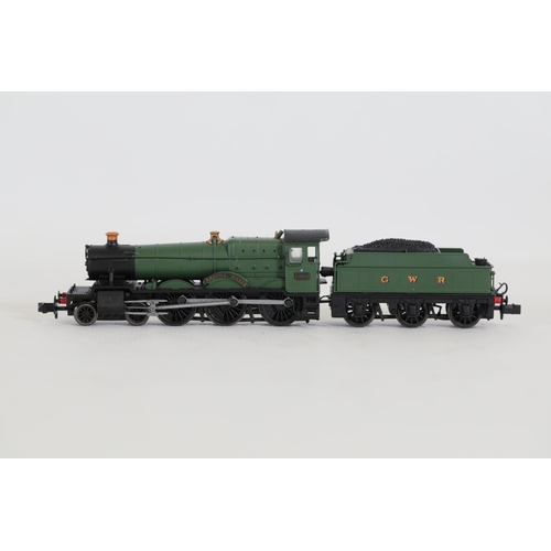 265 - Dapol Locomotive 2S 001 003 Broome Manor 7805 GWR Green on Tender boxed in very good order.