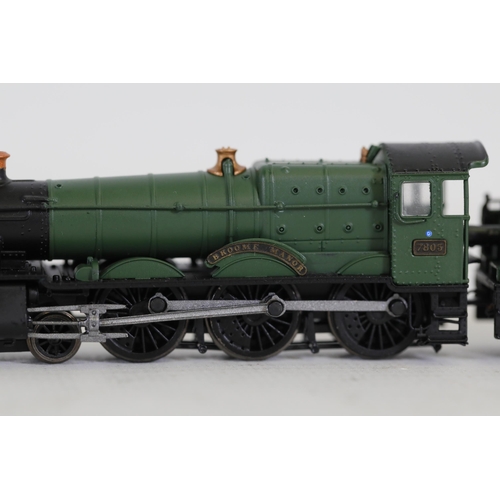 265 - Dapol Locomotive 2S 001 003 Broome Manor 7805 GWR Green on Tender boxed in very good order.