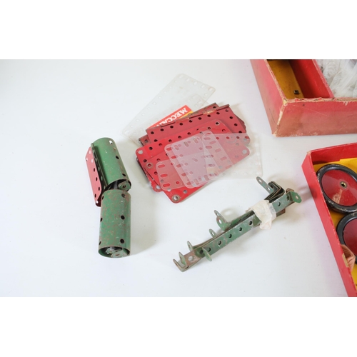 289 - 1950s Meccano Crane making set outfits no's 7 and 8.