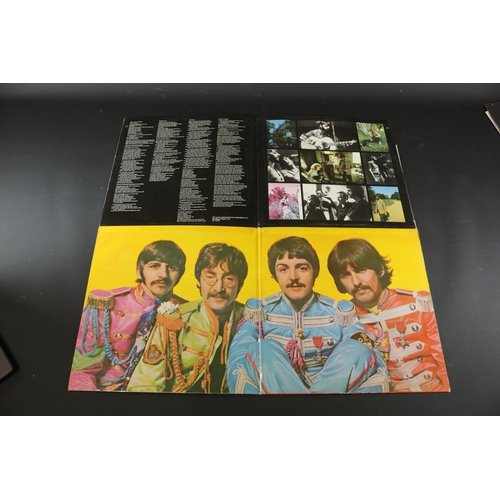 3 - Beatles Sgt Peppers Lonely Hearts Club Band, Parlophone Black/Yellow Label, YEX 638-1 GAM / YEX-637-... 