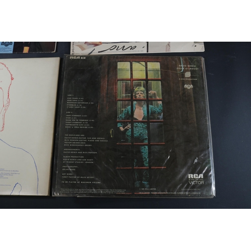 30 - A collection of Four David Bowie Albums. Including Aladdin Sane, Gatefold, very clean/crisp cover, i... 