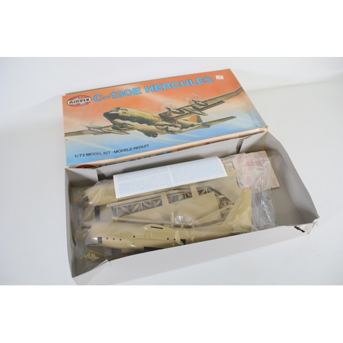 303 - 4x Scale model Aeroplanes boxed kits, Airfix Avro 1 72 scale model Vulcan B MK2 9 09002, Airfix C-13... 