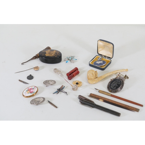 710 - Collection of Costume Jewellery including silver, a Japanese trinket box, Wedgwood, and vintage item... 