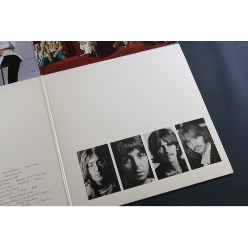 84 - The Beatles, Rarities, Capitol Records #EMI SHAL 12060. The Record is Excellent, very clean. The Gat... 