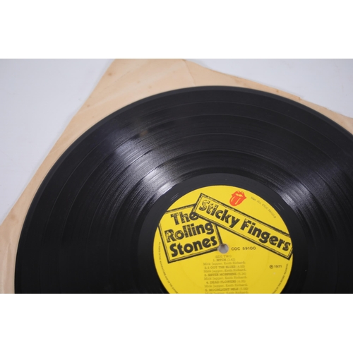 86 - The Rolling Stones Sticky Fingers with Zip LP COC 59100 First Edition, the record sleeve is in used ... 