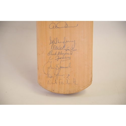 94 - Slazenger Panther V Signed Cricket Bat by Yorkshire 1985, Lancashire 1985