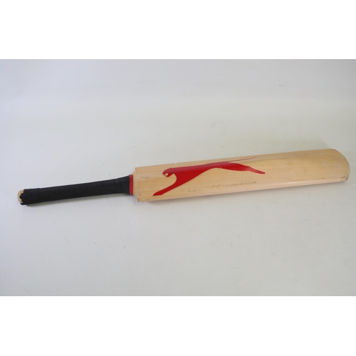 94 - Slazenger Panther V Signed Cricket Bat by Yorkshire 1985, Lancashire 1985