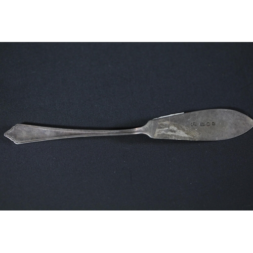 107 - Georgian Silver Spoon (Approx. 56 grams) + 6 other Silver Items

1. Georgian Silver Spoon: This silv... 