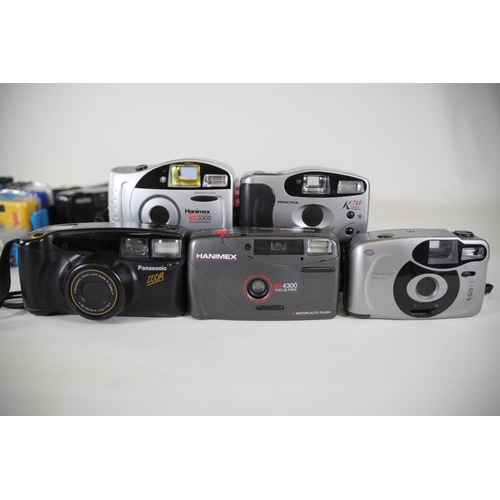 11 - Compact Cameras Job Lot - 29 Units

This job lot consists of 29 compact cameras of various models an... 