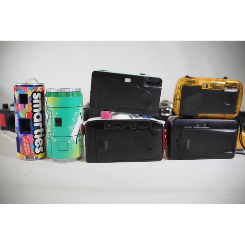 12 - Job Lot of Compact Cameras (22 Total) - Various Models and Makers

This job lot includes 22 compact ... 