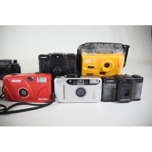 12 - Job Lot of Compact Cameras (22 Total) - Various Models and Makers

This job lot includes 22 compact ... 