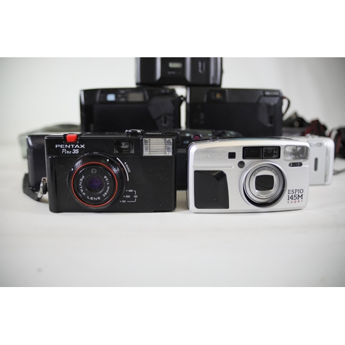 13 - 16x Compact Cameras - Pentax Models

This job lot includes 16 compact cameras, all of them being Pen... 