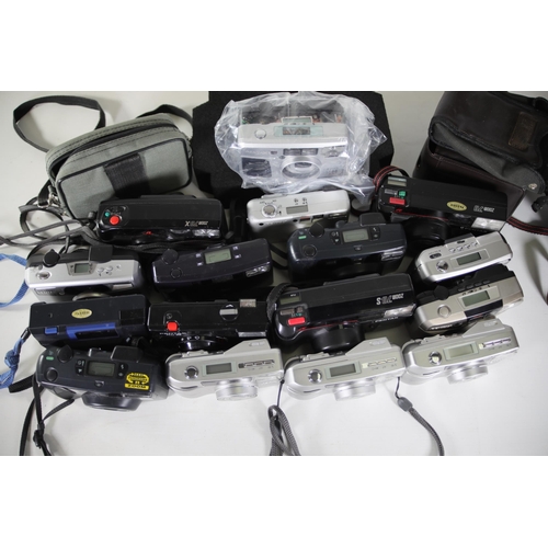 13 - 16x Compact Cameras - Pentax Models

This job lot includes 16 compact cameras, all of them being Pen... 