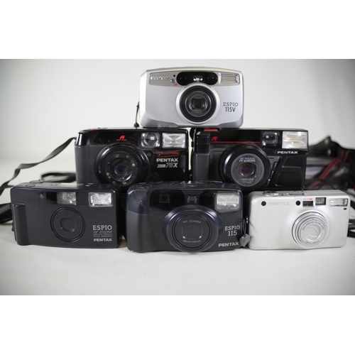 13 - 16x Compact Cameras - Pentax Models

This job lot includes 16 compact cameras, all of them being Pen... 