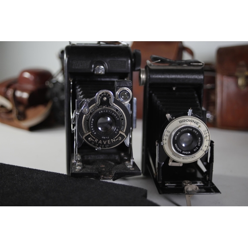 35 - 13 various vintage folding cameras. All of these cameras are being sold as untested. Camera list as ... 