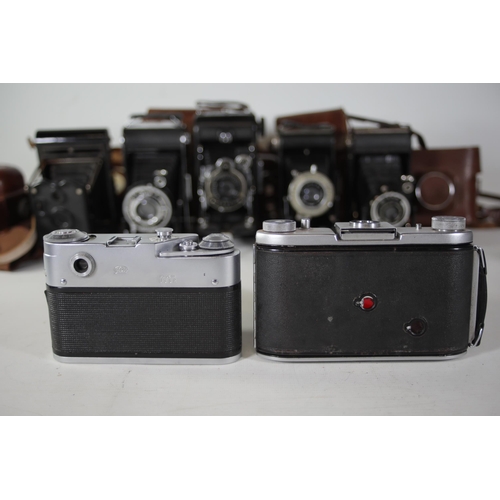 35 - 13 various vintage folding cameras. All of these cameras are being sold as untested. Camera list as ... 