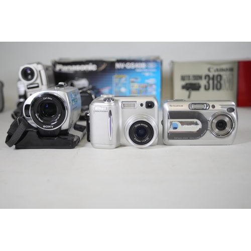 37 - Large Box of Various Untested Video Cameras: Sony Handycam DCR-HC19E PAL, JVC Gr-D340EK, JVC Gr-D250... 