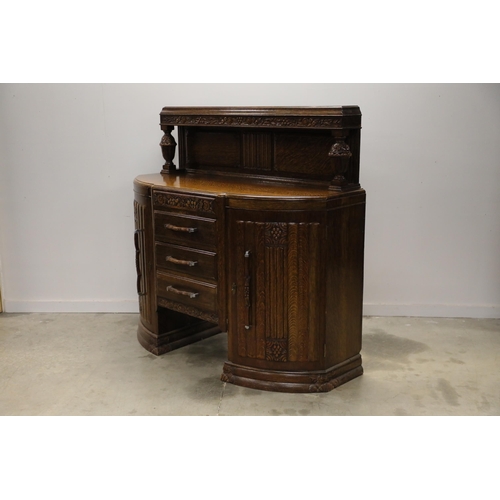 427 - Art Deco Sideboard, 3 drawers, 2 cupboards, in good condition. Door handle needs some attention, loo... 