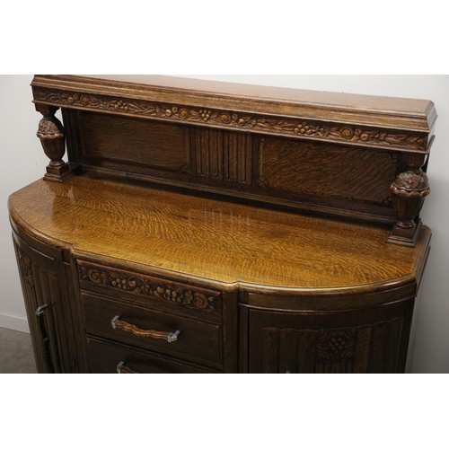 427 - Art Deco Sideboard, 3 drawers, 2 cupboards, in good condition. Door handle needs some attention, loo... 