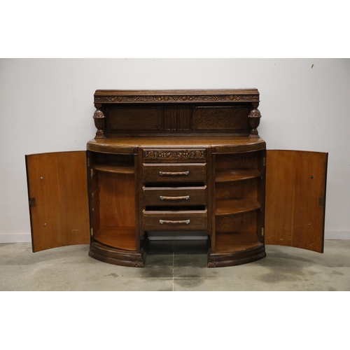 427 - Art Deco Sideboard, 3 drawers, 2 cupboards, in good condition. Door handle needs some attention, loo... 