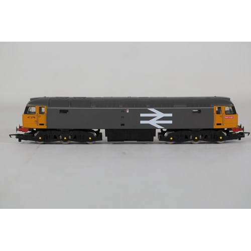 63 - Hornby Locomotive R.250 Class 58 Co Co Diesel and Refrigerator Van T.R 2690 with Boxes