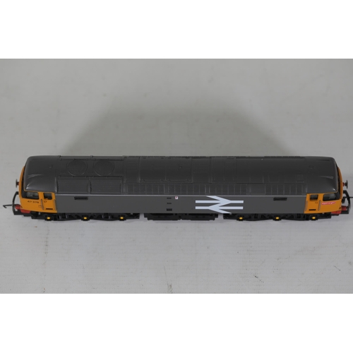 63 - Hornby Locomotive R.250 Class 58 Co Co Diesel and Refrigerator Van T.R 2690 with Boxes