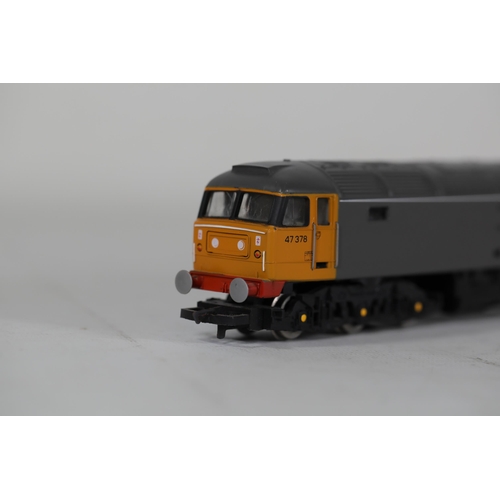 63 - Hornby Locomotive R.250 Class 58 Co Co Diesel and Refrigerator Van T.R 2690 with Boxes