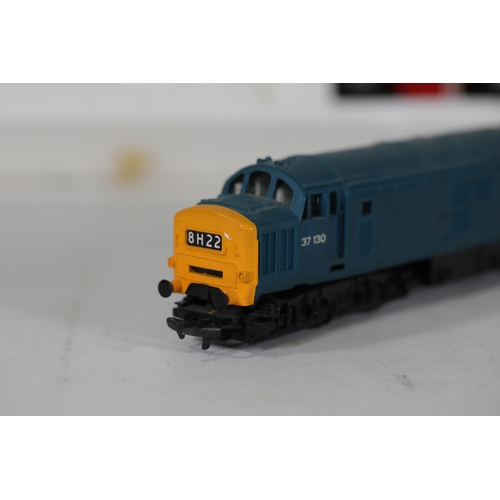 72 - Hornby Inter-City Electric Train Set R686: Includes Carriages, Locomotive, Hornby Battery Controller... 