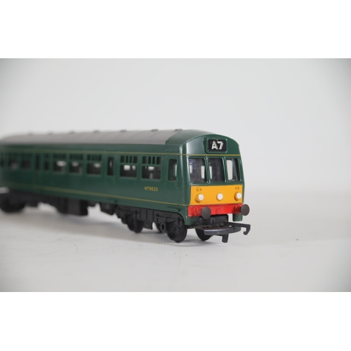 79 - Hornby BR Green DMU Coaches Front and Back Locomotives, not boxed, in good condition. Locomotive M 7... 