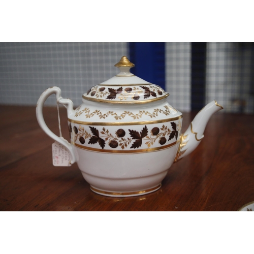 41 - **Barr Worcester Tea Set with Autumnal Designs from Circa 1800**  This exquisite Barr Worcester tea ... 