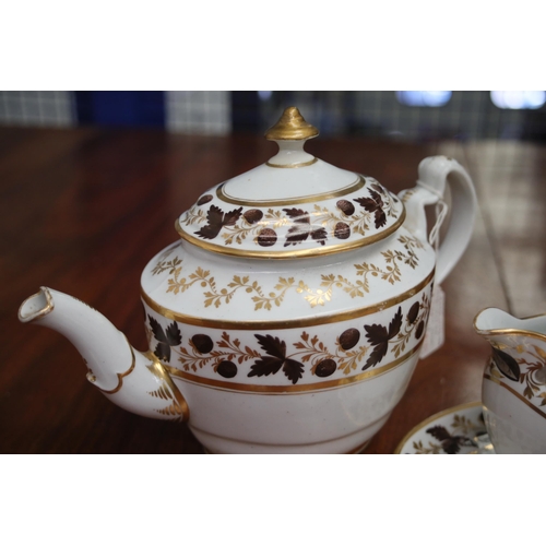 41 - **Barr Worcester Tea Set with Autumnal Designs from Circa 1800**  This exquisite Barr Worcester tea ... 