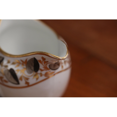 41 - **Barr Worcester Tea Set with Autumnal Designs from Circa 1800**  This exquisite Barr Worcester tea ... 