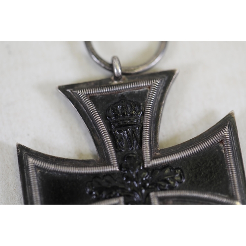 860 - **World War 1 German Iron Cross Medal**  This World War 1 German Iron Cross medal is a historically ... 