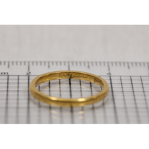 1212 - Assorted gold jewellery with SPECIAL MUM pendant, dolphin and cameo earrings, 7.74 gramsA compact co... 