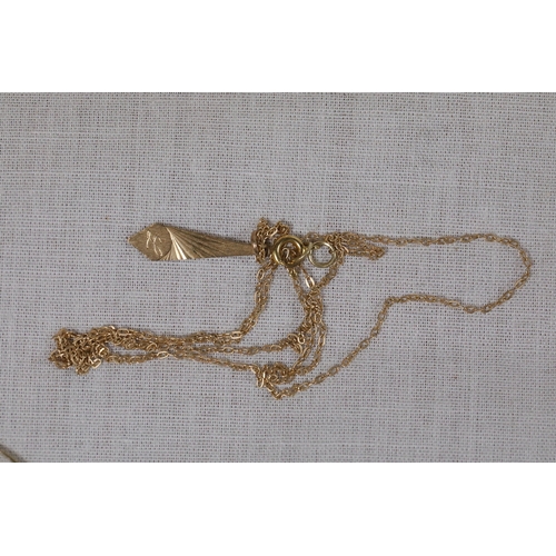 1298 - Collection of Gold Chains, Rings and Pendants, 13g all 9ctA mixed group of yellow gold jewellery com... 