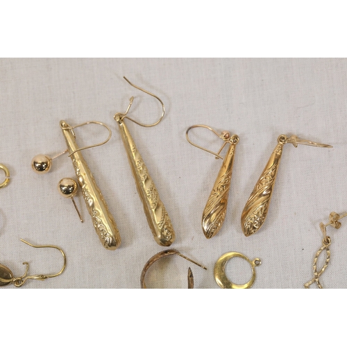 1301 - Mixed Scrap Gold Earrings and Jewellery ComponentsA small mixed lot of scrap gold jewellery, mainly ... 