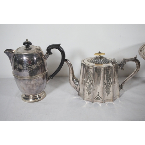 1331 - Collection of silver plated and EPNS tableware and serving piecesA large collection of silver plated... 