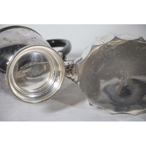 1331 - Collection of silver plated and EPNS tableware and serving piecesA large collection of silver plated... 