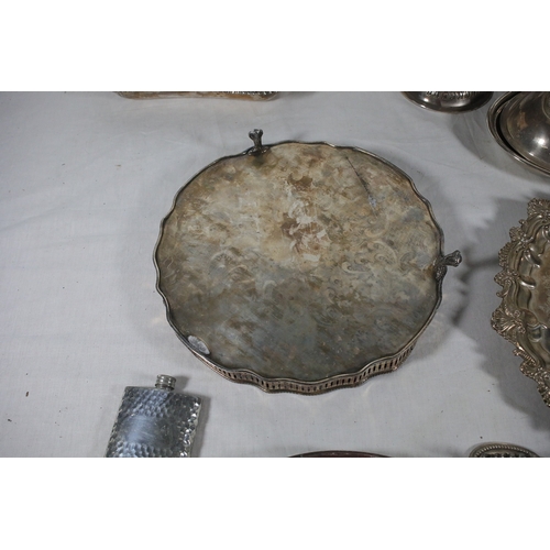 1331 - Collection of silver plated and EPNS tableware and serving piecesA large collection of silver plated... 