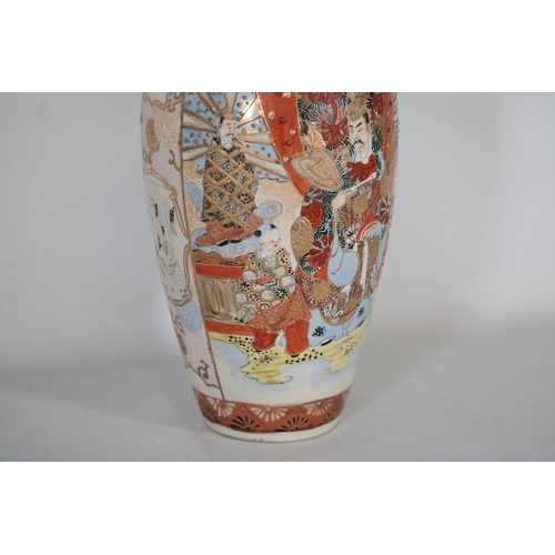 1338 - **Antique Japanese Meiji Period Satsuma Vase, Signed**  A finely crafted Japanese Satsuma pottery va... 