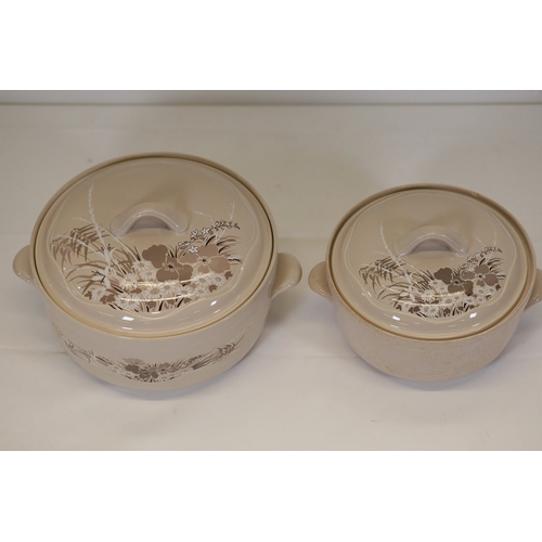 1390 - Poole Pottery Mandalay Pattern Dinner Service SetThis comprehensive Poole Pottery dinner service set... 