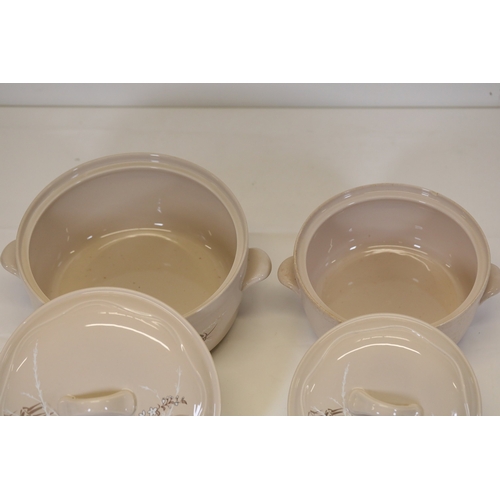 1390 - Poole Pottery Mandalay Pattern Dinner Service SetThis comprehensive Poole Pottery dinner service set... 