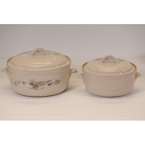 1390 - Poole Pottery Mandalay Pattern Dinner Service SetThis comprehensive Poole Pottery dinner service set... 