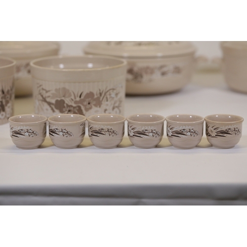 1390 - Poole Pottery Mandalay Pattern Dinner Service SetThis comprehensive Poole Pottery dinner service set... 