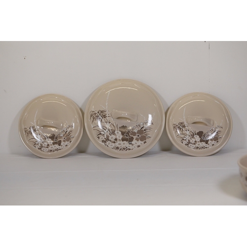 1390 - Poole Pottery Mandalay Pattern Dinner Service SetThis comprehensive Poole Pottery dinner service set... 