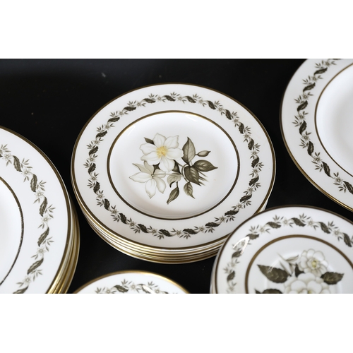 1392 - **Mid-20th Century Royal Worcester 