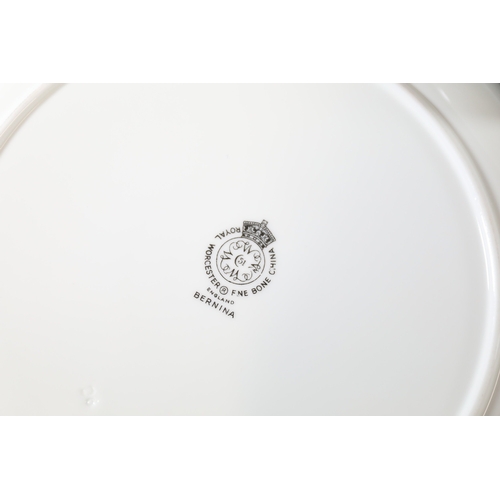 1392 - **Mid-20th Century Royal Worcester 